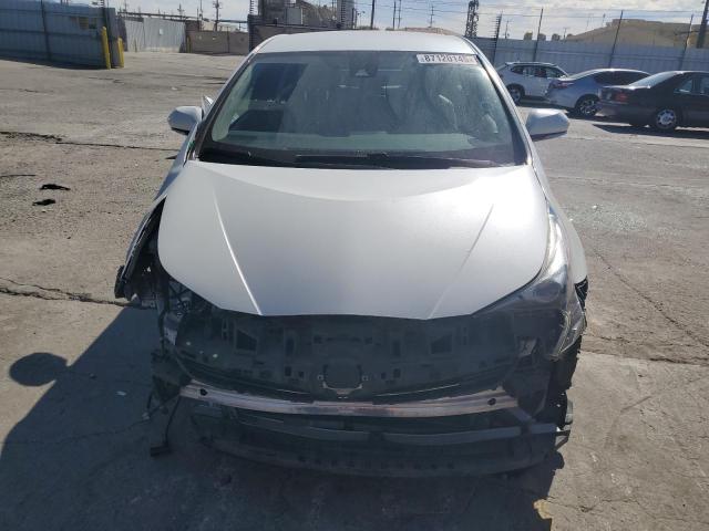 JTDKBRFU7H3563428 - 2017 TOYOTA PRIUS WHITE photo 5