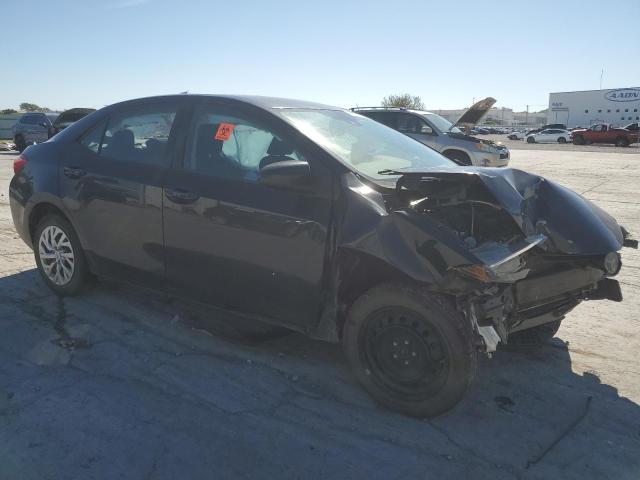 5YFBURHE0JP751897 - 2018 TOYOTA COROLLA L BLACK photo 4