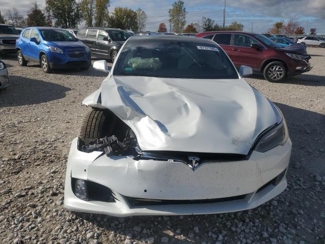 5YJSA1E1XHF205691 - 2017 TESLA MODEL S Weiß Foto 5
