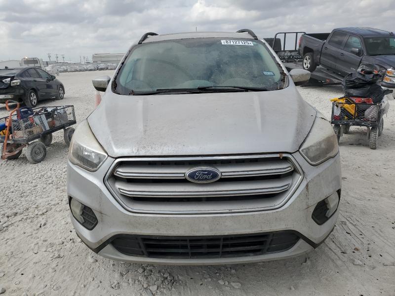 1FMCU0GD6JUA74037 - 2018 FORD ESCAPE SE Silber Foto 5