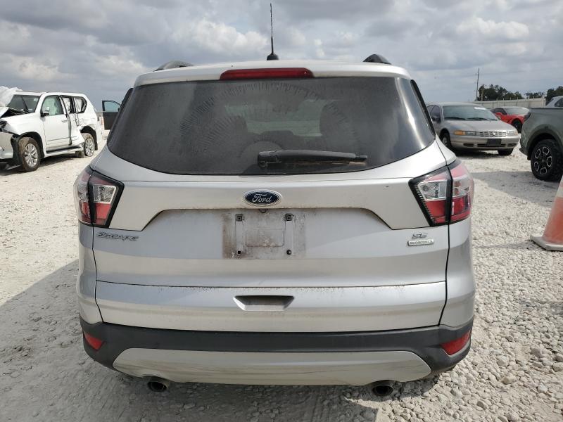 1FMCU0GD6JUA74037 - 2018 FORD ESCAPE SE Silber Foto 6