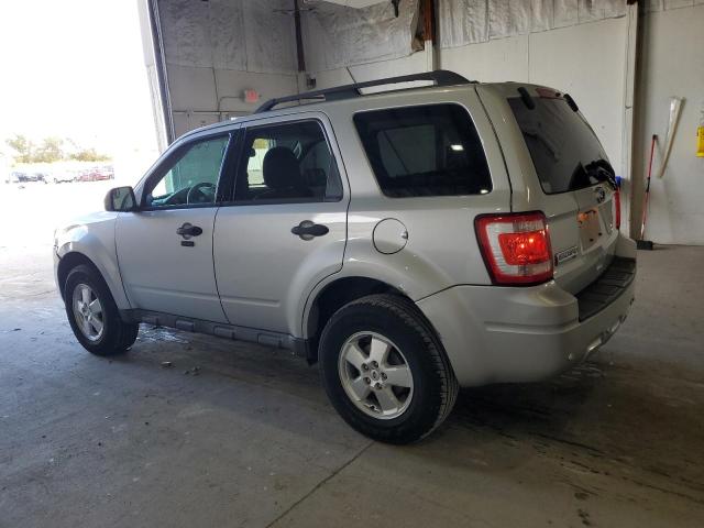 1FMCU0D76CKC15640 - 2012 FORD ESCAPE XLT SILVER photo 2