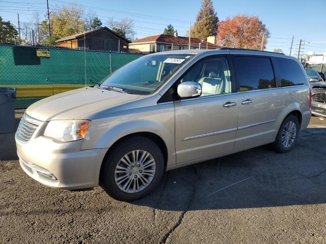 2013 CHRYSLER TOWN & COU TOURING L, 