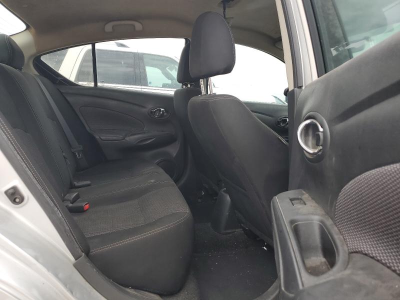 3N1CN7AP5KL818142 - 2019 NISSAN VERSA S ვერცხლისფერი ფოტო 10