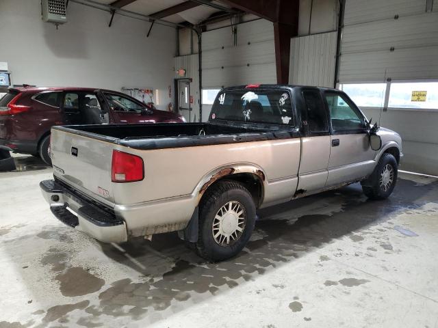 1GTCT19XXW8508898 - 1998 GMC SONOMA TWO TONE photo 3