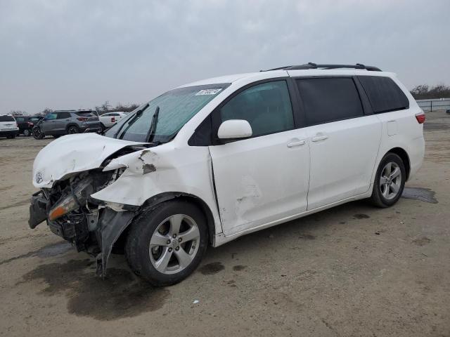 2015 TOYOTA SIENNA LE, 