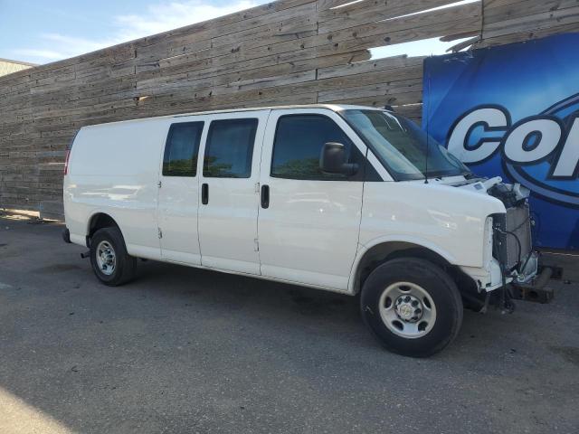 1GCZGHFP1N1178216 - 2022 CHEVROLET EXPRESS G3 WHITE photo 4