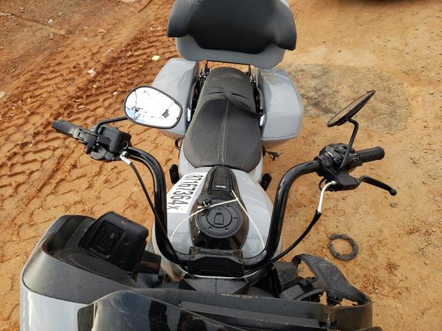 1HD1KH71XRB651938 - 2024 HARLEY-DAVIDSON FLTRX 灰色 照片 5