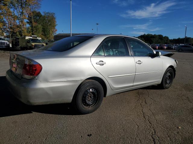 4T1BE32K25U412846 - 2005 TOYOTA CAMRY LE SILVER photo 3