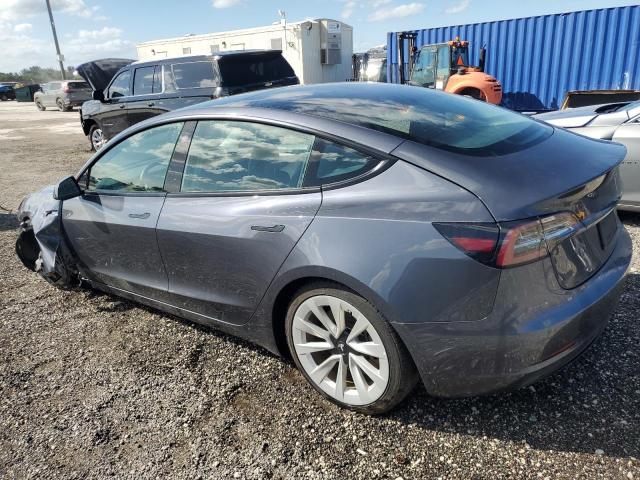 5YJ3E1EAXNF369348 - 2022 TESLA MODEL 3 SILVER photo 2