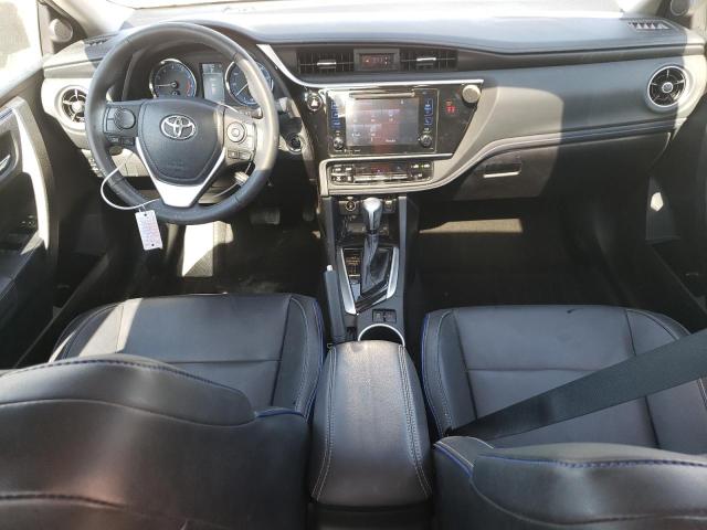 2T1BURHE2JC004740 - 2018 TOYOTA COROLLA L BLUE photo 8