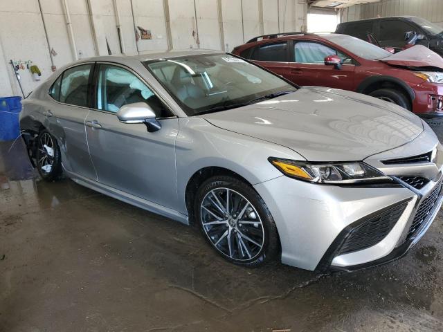 4T1G11AK0PU739966 - 2023 TOYOTA CAMRY SE NIGHT SHADE SILVER photo 4