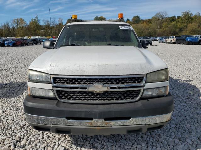 1GCHC24U75E226629 - 2005 CHEVROLET SILVERADO C2500 HEAVY DUTY WHITE photo 5