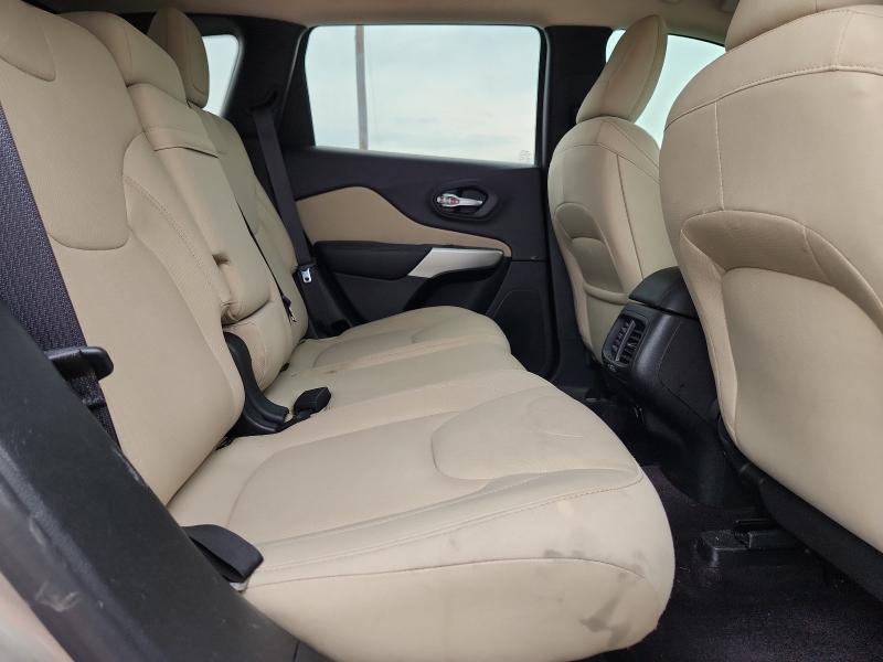 1C4PJLCB8HW626477 - 2017 JEEP CHEROKEE LATITUDE BEIGE photo 11