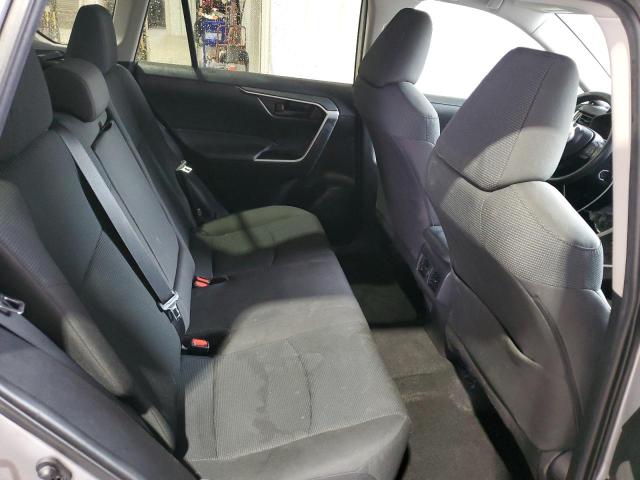 2T3F1RFV2NC262489 - 2022 TOYOTA RAV4 LE 银色 照片 11
