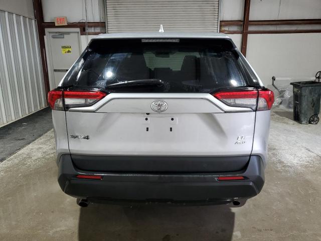 2T3F1RFV2NC262489 - 2022 TOYOTA RAV4 LE 银色 照片 6