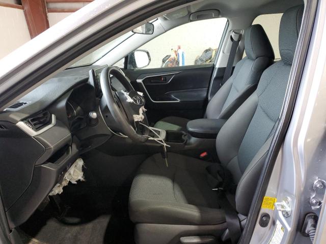 2T3F1RFV2NC262489 - 2022 TOYOTA RAV4 LE 银色 照片 7
