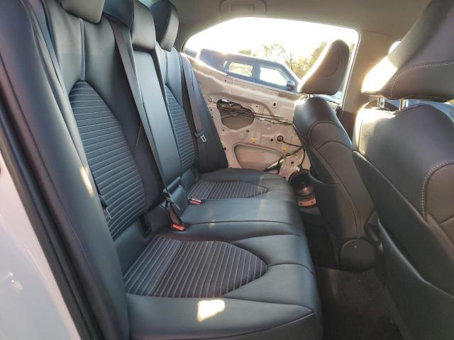 4T1T31AKXPU049845 - 2023 TOYOTA CAMRY SE NIGHT SHADE WHITE photo 10