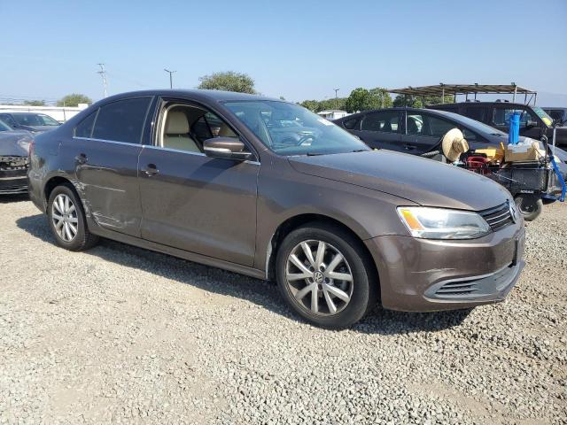 3VWDP7AJ3DM388497 - 2013 VOLKSWAGEN JETTA SE BROWN photo 4