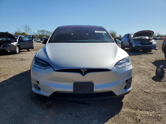 5YJXCBE2XGF017668 - 2016 TESLA MODEL X SILVER photo 5