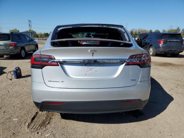 5YJXCBE2XGF017668 - 2016 TESLA MODEL X SILVER photo 6