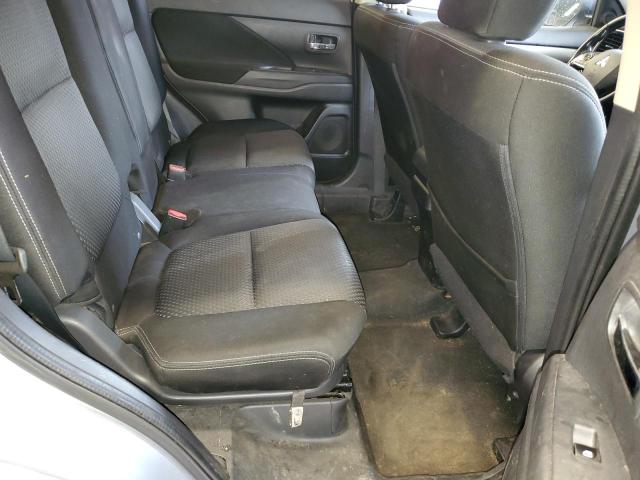 JA4AZ3A30GZ004358 - 2016 MITSUBISHI OUTLANDER SE SILVER photo 11