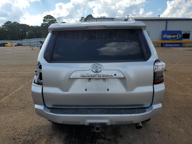JTEZU5JR1J5191272 - 2018 TOYOTA 4RUNNER SR5 Күміс фото 6