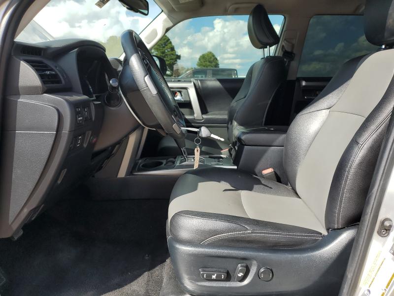 JTEZU5JR1J5191272 - 2018 TOYOTA 4RUNNER SR5 Күміс фото 7