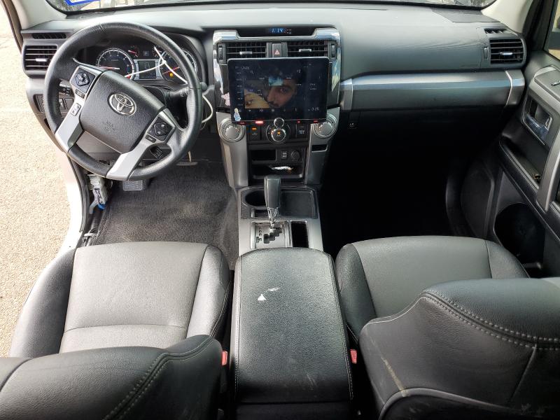 JTEZU5JR1J5191272 - 2018 TOYOTA 4RUNNER SR5 Күміс фото 8