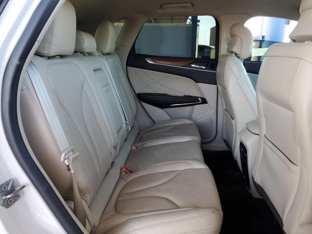 5LMCJ2C99KUL48884 - 2019 LINCOLN MKC SELECT Biały zdjęcie 11