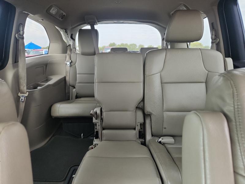 5FNRL5H65HB022724 - 2017 HONDA ODYSSEY EXL WHITE photo 10