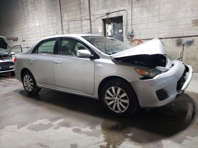 5YFBU4EE2CP027493 - 2012 TOYOTA COROLLA BASE 银色 照片 4