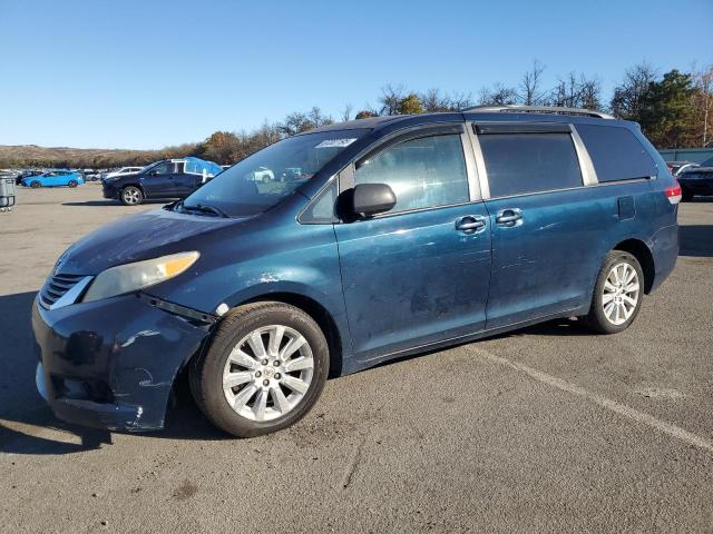 2011 TOYOTA SIENNA LE, 