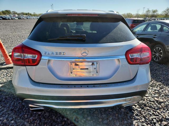 WDCTG4EB1FJ129498 - 2015 MERCEDES-BENZ GLA 250 Արծաթագույն լուսանկար 6