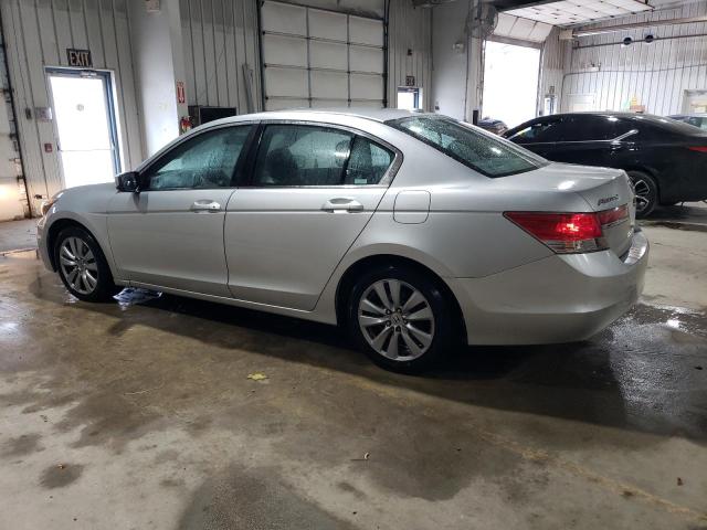 1HGCP2F87BA003882 - 2011 HONDA ACCORD EXL Argent photo 2