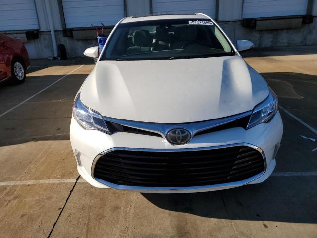 4T1BK1EB0HU245576 - 2017 TOYT AVALON XLE WHITE photo 5