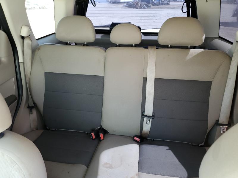 1FMCU03118KC23424 - 2008 FORD ESCAPE XLT SILVER photo 10