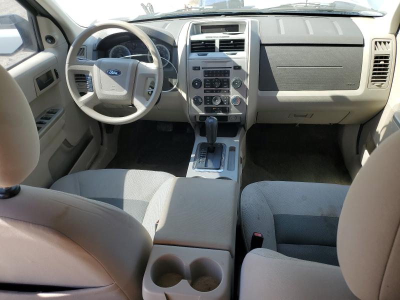 1FMCU03118KC23424 - 2008 FORD ESCAPE XLT SILVER photo 8