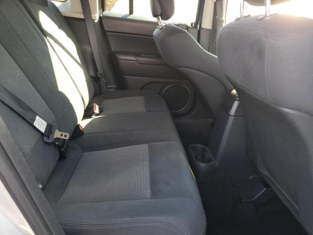 1J4NF1GB2BD100575 - 2011 JEEP PATRIOT SPORT فضي صورة 11