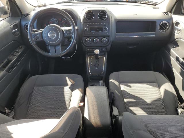 1J4NF1GB2BD100575 - 2011 JEEP PATRIOT SPORT فضي صورة 8