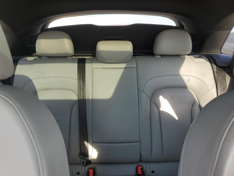 WA1HCCFS5JR010664 - 2018 AUDI Q3 PREMIUM PLUS Silber Foto 10