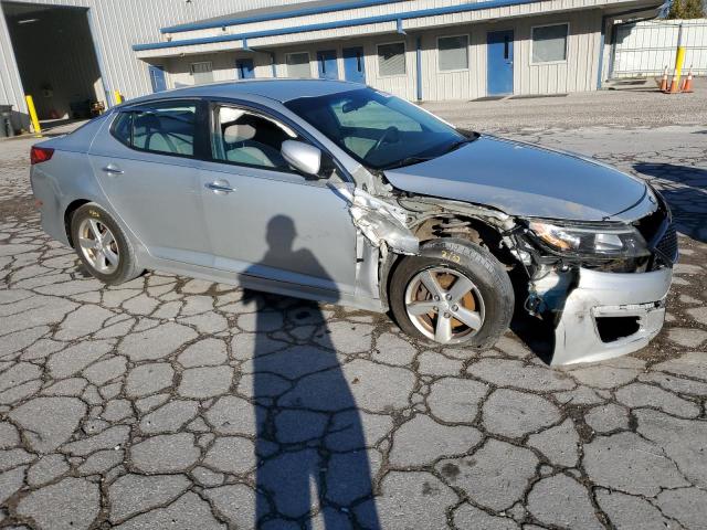 5XXGM4A70FG519093 - 2015 KIA OPTIMA LX SILVER photo 4