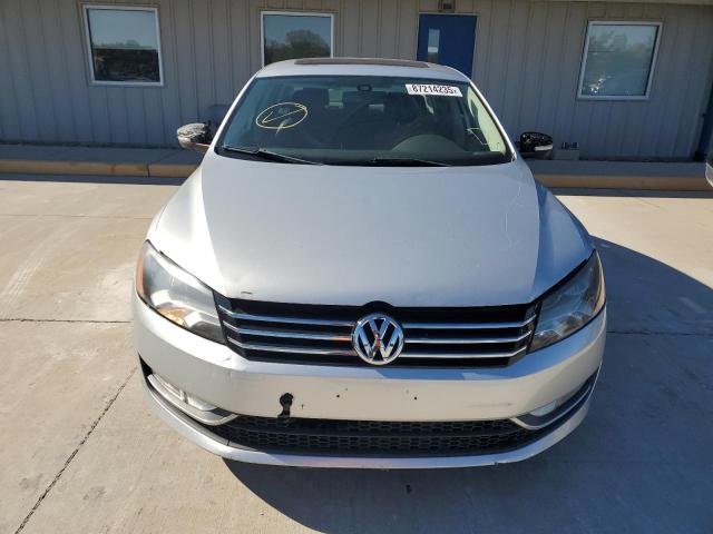 1VWBN7A37EC080833 - 2014 VOLKSWAGEN PASSAT SE 银色 照片 5