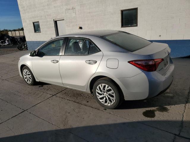 5YFBURHE2KP907939 - 2019 TOYOTA COROLLA L فضي صورة 2
