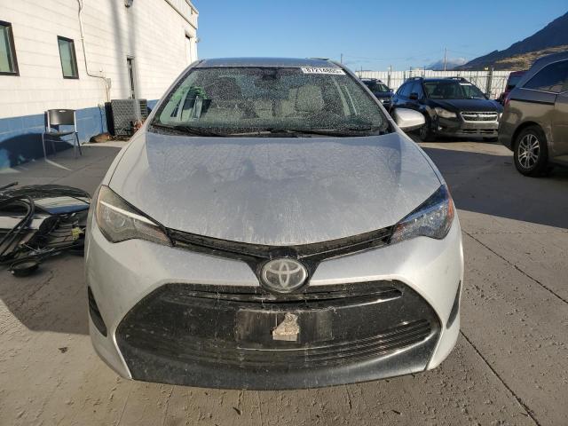 5YFBURHE2KP907939 - 2019 TOYOTA COROLLA L فضي صورة 5