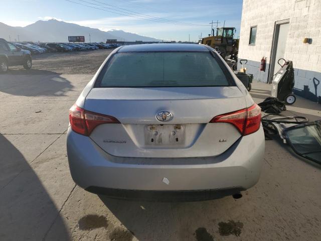 5YFBURHE2KP907939 - 2019 TOYOTA COROLLA L فضي صورة 6