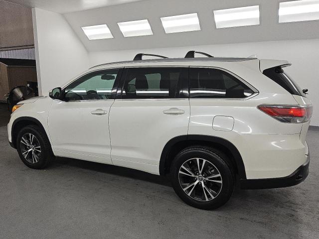 5TDKKRFH8GS135979 - 2016 TOYOTA HIGHLANDER XLE Blanc photo 2
