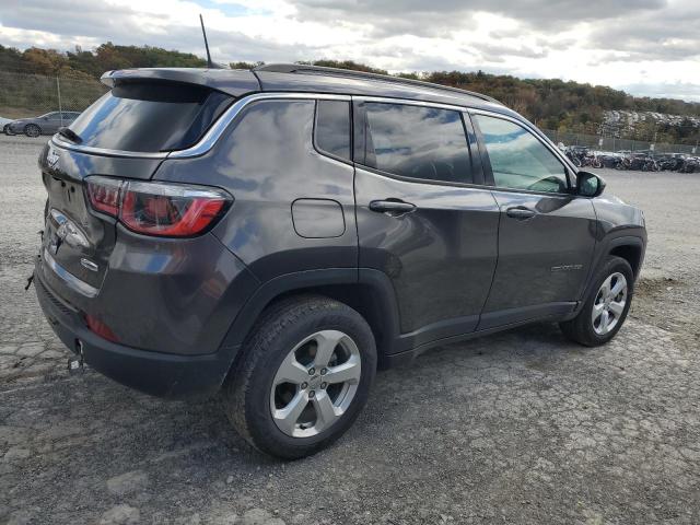 3C4NJDBBXKT839698 - 2019 JEEP COMPASS LATITUDE Gris foto 3