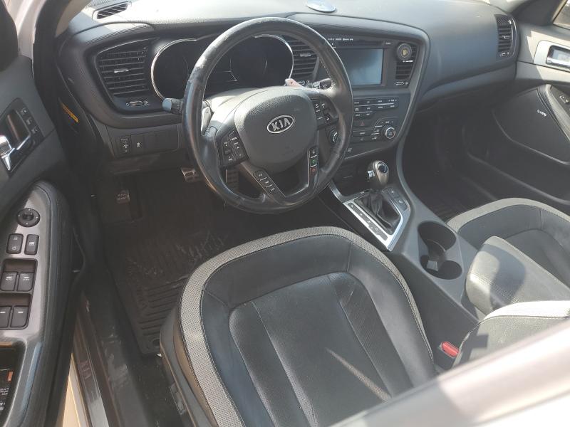 KNAGR4A61B5179683 - 2011 KIA OPTIMA SX WHITE photo 8