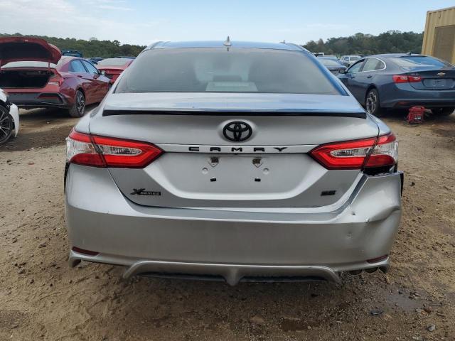 4T1M11AK2LU392105 - 2020 TOYOTA CAMRY SE 银色 照片 6